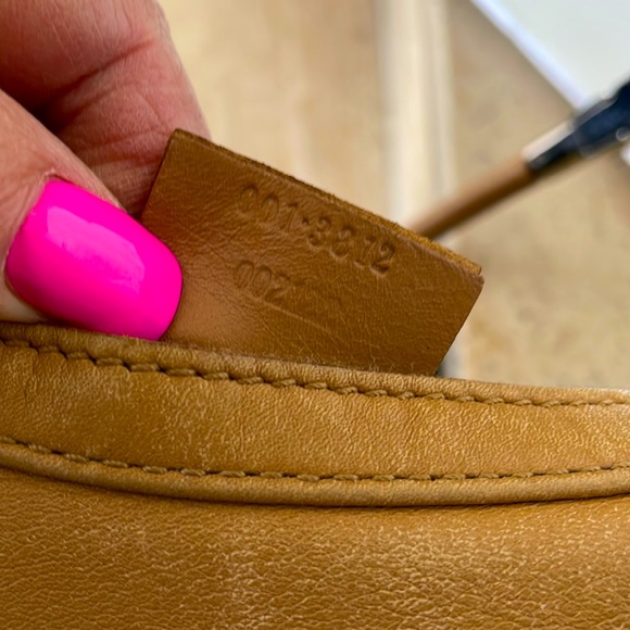 Authentic Gucci Shoulder Bag. - Picture 12 of 14